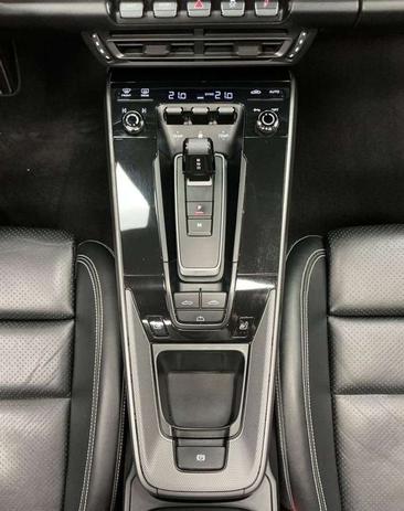 Porsche 911 Cabriolet Carrera — photo 28