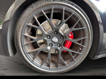 Porsche 911 Carrera 4S — photo 25