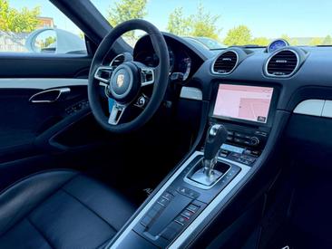 Porsche 718 Cayman GTS — photo 11