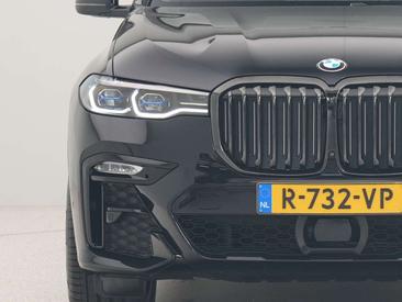 BMW X7 M50i — photo 9
