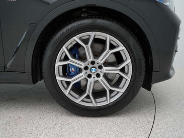 BMW X7 M50i — photo 18