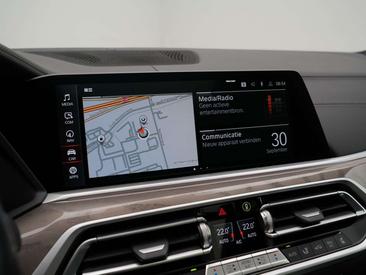 BMW X7 M50i — photo 31