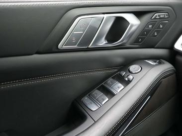BMW X7 M50i — photo 36