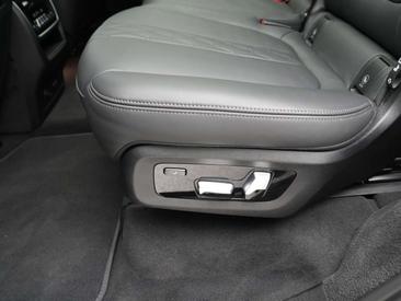 BMW X7 M50i — photo 41