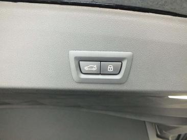 BMW XM 50e (combined) 2026 Noir — photo 42