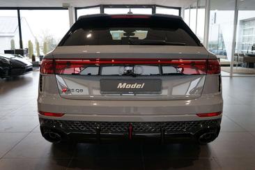 Audi RSQ8 — photo 4