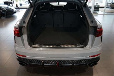 Audi RSQ8 — photo 5
