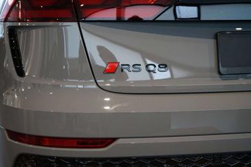 Audi RSQ8 — photo 7