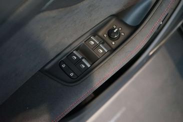 Audi RSQ8 — photo 15