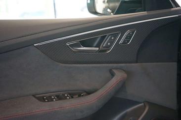 Audi RSQ8 — photo 16