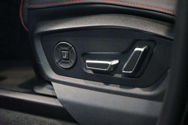 Audi RSQ8 — photo 18