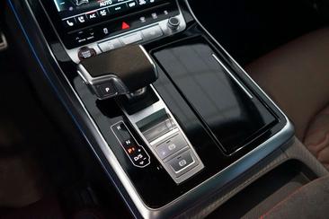 Audi RSQ8 — photo 24
