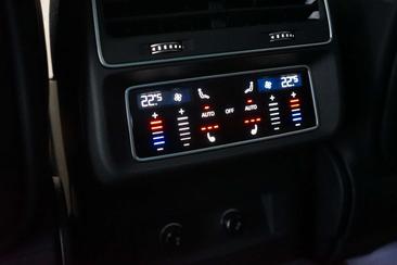 Audi RSQ8 — photo 28