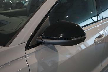 Audi RSQ8 — photo 30