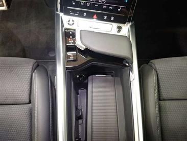 Audi Q8 E-tron E-tron 55 Quattro 300 KW — photo 15
