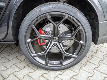 Audi RSQ8 — photo 6