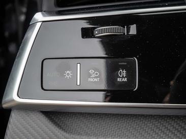 Audi RSQ8 — photo 19