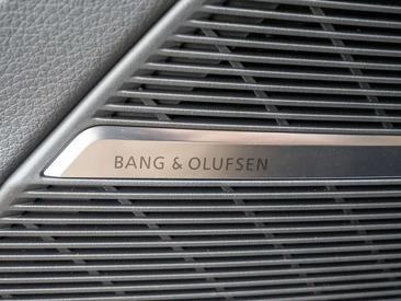 Audi RSQ8 — photo 20