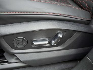 Audi RSQ8 — photo 22