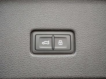 Audi RSQ8 — photo 25
