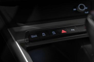 Audi Q3 Sportback 35 TFSI — photo 10