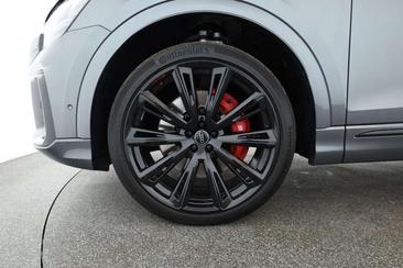 Audi SQ8 TFSI — photo 7