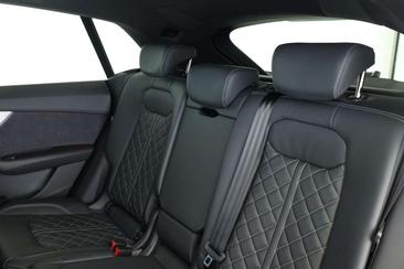 Audi SQ8 TFSI — photo 17