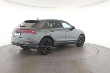 Audi SQ8 TFSI — photo 27