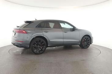 Audi SQ8 TFSI — photo 28