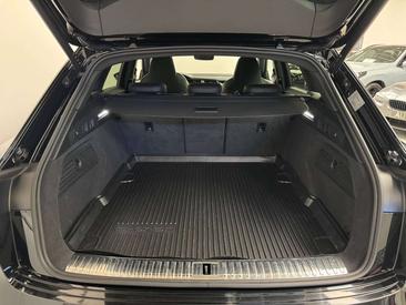 Audi Q8 E-tron E-tron 55 Quattro 300 KW — photo 29