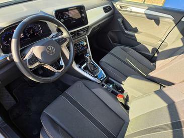 Volkswagen T-Roc 1.5 TSI — photo 9