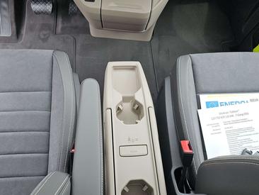Volkswagen Multivan Van 2.0 TDI 4MOTION — photo 14