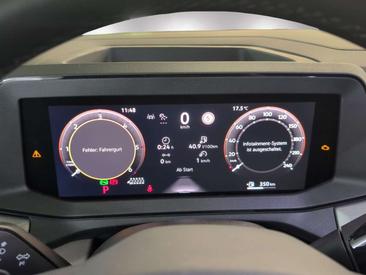 Volkswagen Multivan Van 2.0 TDI — photo 8