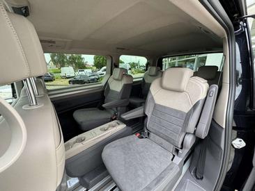 Volkswagen Multivan Van 2.0 TSI — photo 9