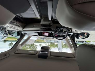 Volkswagen Multivan Van 2.0 TSI — photo 10
