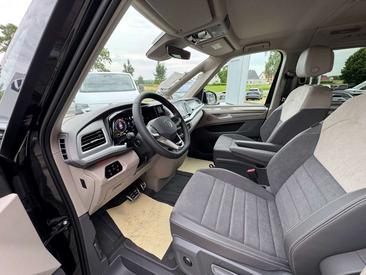 Volkswagen Multivan Van 2.0 TSI — photo 11