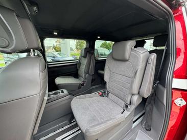 Volkswagen Multivan Van 2.0 TDI — photo 6