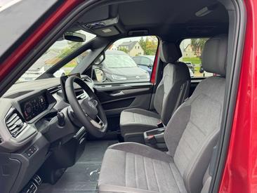 Volkswagen Multivan Van 2.0 TDI — photo 7
