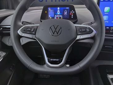 Volkswagen ID.4 Pro — photo 12