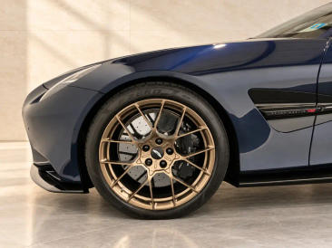 Aston Martin Vanquish V12 BiTurbo — photo 4
