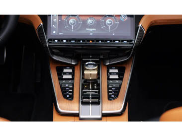 Aston Martin Vanquish V12 BiTurbo — photo 15