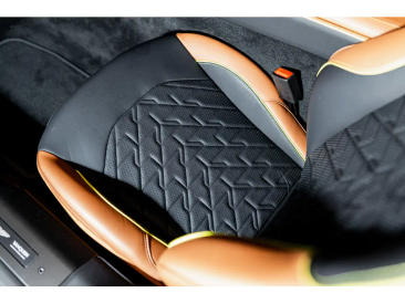 Aston Martin Vanquish V12 BiTurbo — photo 7