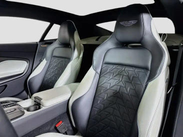 Aston Martin Vanquish V12 BiTurbo — photo 17