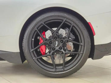 Aston Martin Vanquish V12 BiTurbo — photo 15