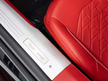 Aston Martin Vanquish V12 BiTurbo — photo 11