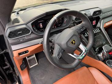 Lamborghini Urus — photo 8