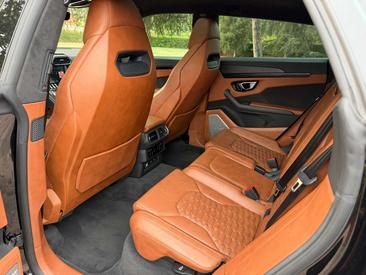 Lamborghini Urus — photo 10