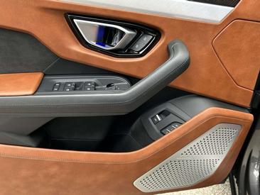Lamborghini Urus — photo 11
