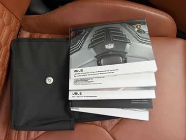 Lamborghini Urus — photo 13