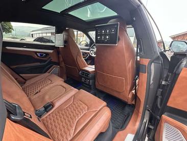 Lamborghini Urus — photo 17